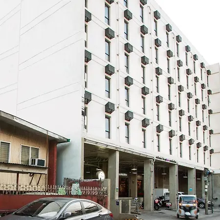 Oyo 518 Mytown Amsterdam Hotel